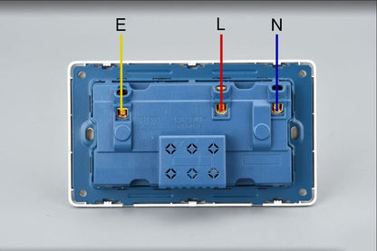 Double Wall Plug Socket 2 Gang 13A W 2 Charger USB Outlets Flat Plate UK