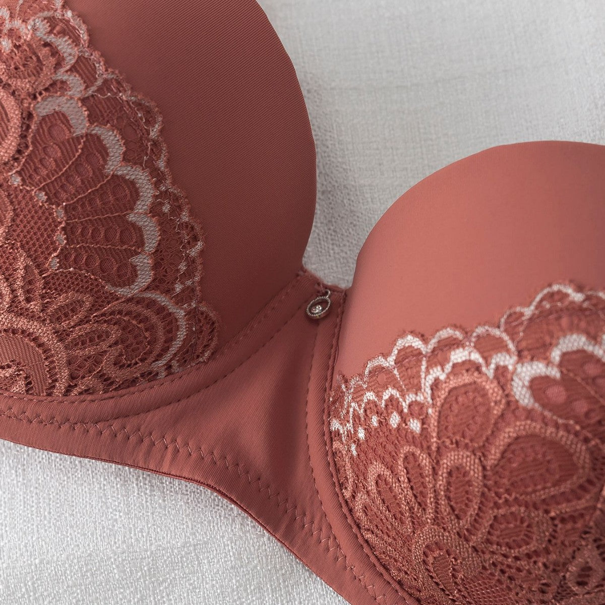 New Style Wireless Bra With Lace Design, Back 2-Row Hook Closure, Beautiful Back Design, French Style Women's Bra